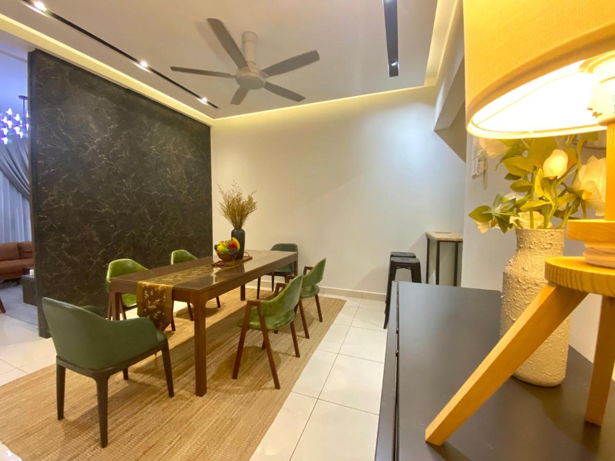 Luxury 2-Storey Terrace House Near Ioi City Mall Putrajaya Exterior photo